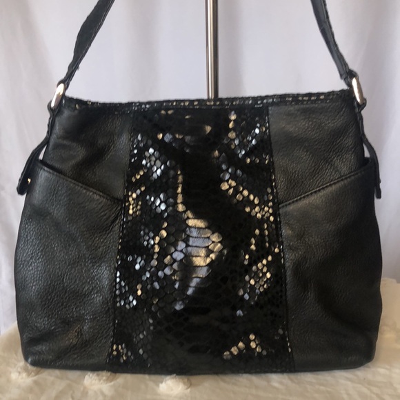 STONE & COMPANY black leather snakeskin print shoulder bag. Silver hardware. - Picture 14 of 14